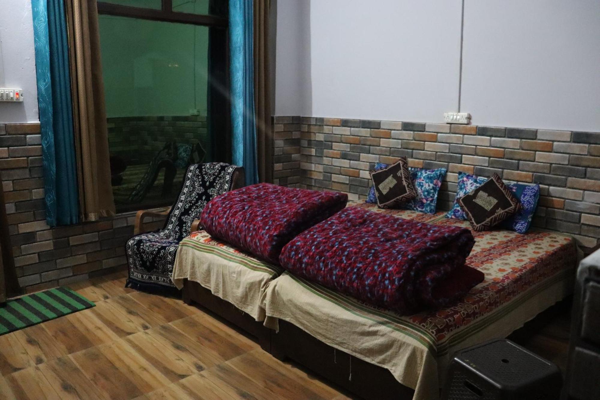 Shanti Home Stay Chaukori Eksteriør billede